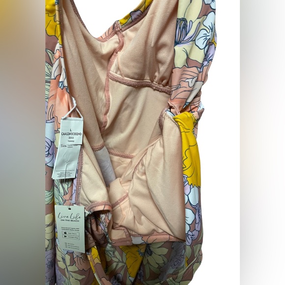 Cupshe Floral Swim Dress - Picture 8 of 9